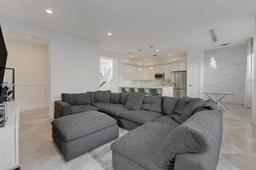 Picture of 106 Via Floresta Dr, Boca Raton, FL 33487