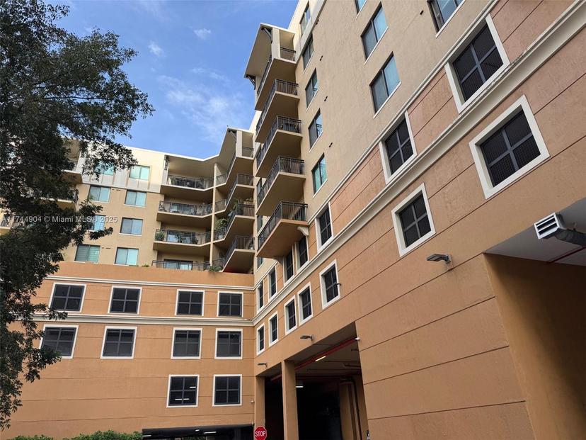 Picture of 3530 SW 22Nd St # 706, Miami FL 33145