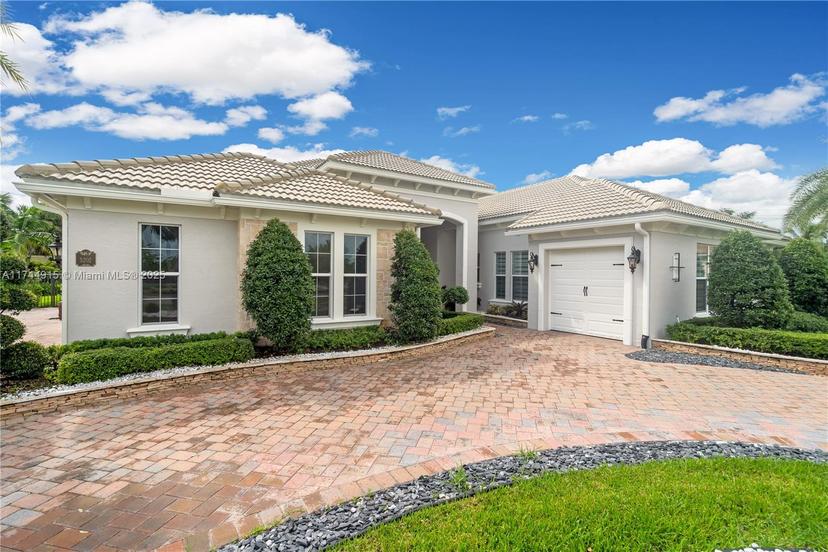 Picture of 5202 S Sterling Ranch Cir, Davie FL 33314