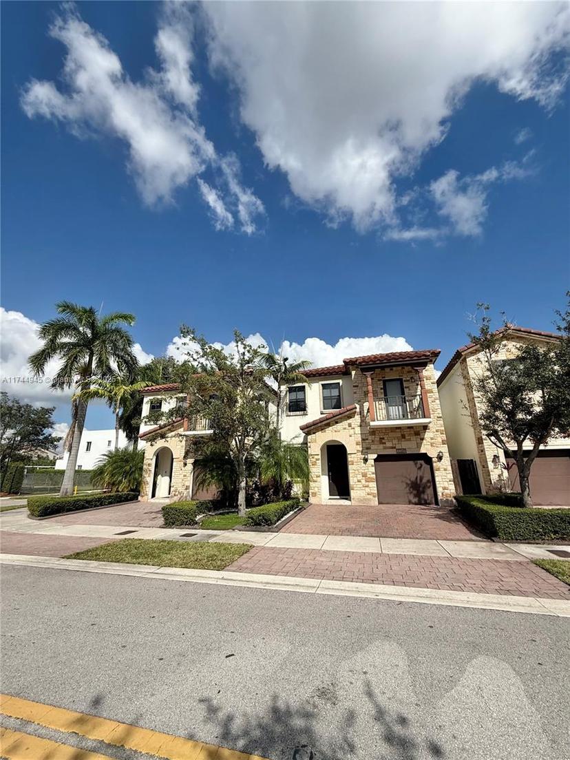 Picture of 10369 NW 70Th Ln # 10369, Doral FL 33178