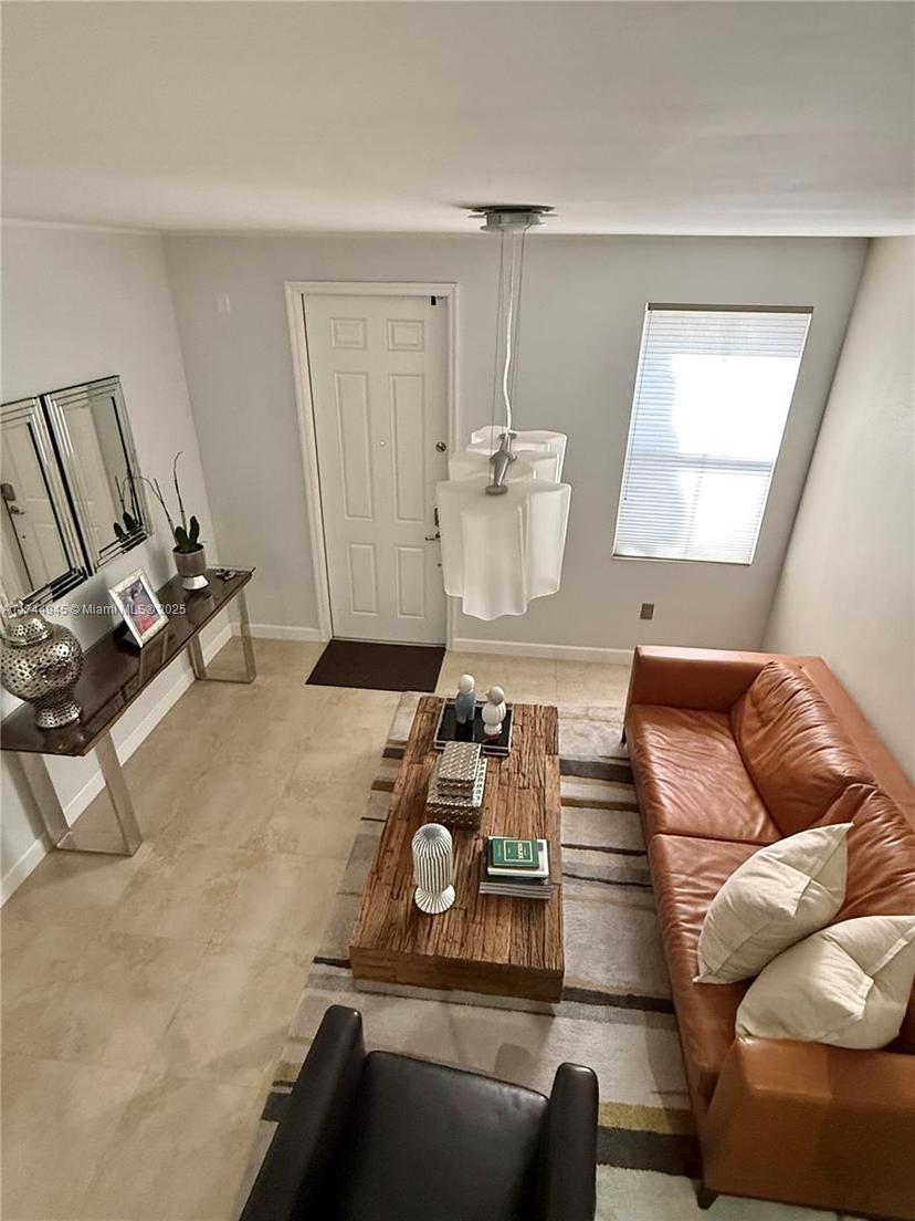 Picture of 10369 NW 70Th Ln # 10369, Doral FL 33178
