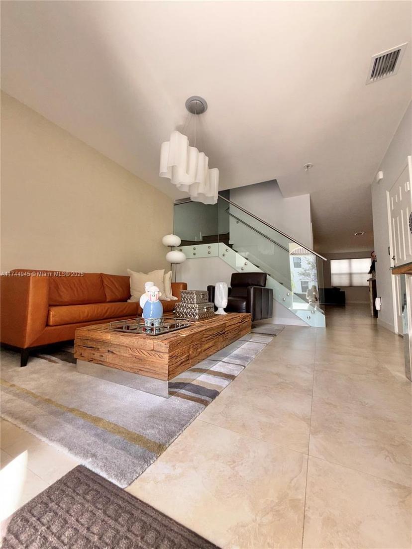 Picture of 10369 NW 70Th Ln # 10369, Doral FL 33178