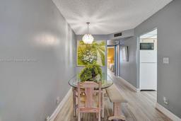 Picture of 9141 Sunrise Lakes Blvd # 104, Sunrise, FL 33322