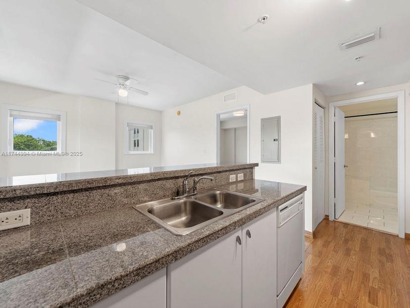 Picture of 2740 SW 28Th Ter # 508, Miami FL 33133