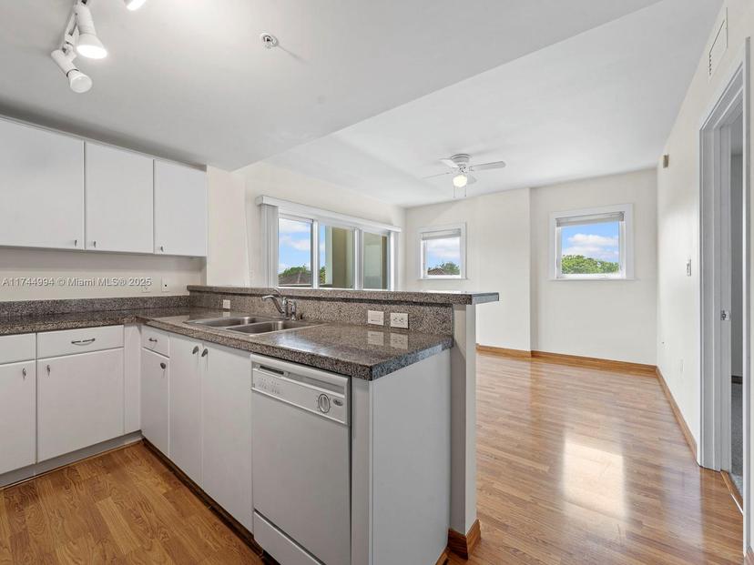 Picture of 2740 SW 28Th Ter # 508, Miami FL 33133