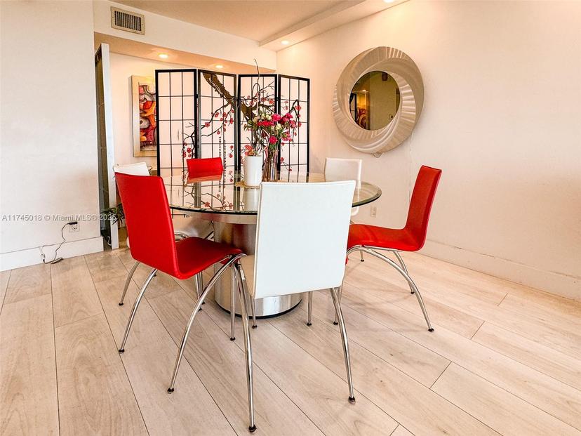 Picture of 100 Bayview Dr # 721, Sunny Isles Beach FL 33160