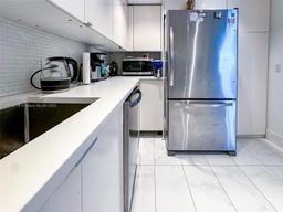 Picture of 100 Bayview Dr # 721, Sunny Isles Beach, FL 33160