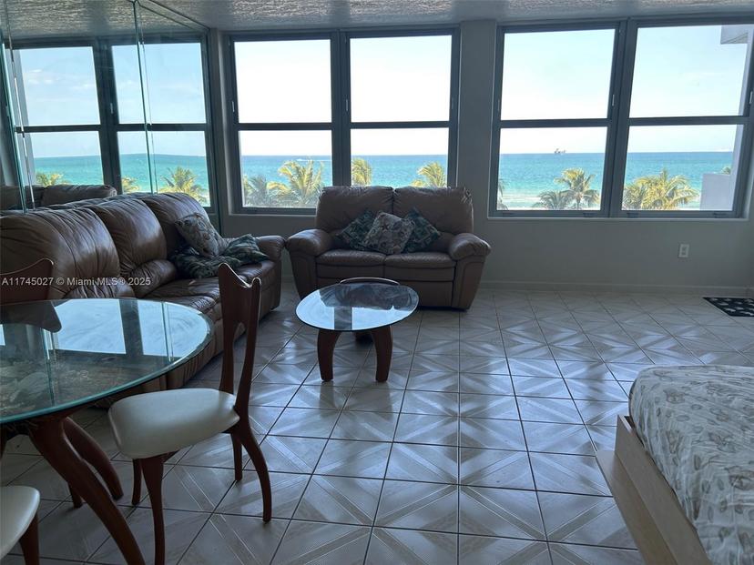 Picture of 2899 Collins Ave # 639, Miami Beach FL 33140