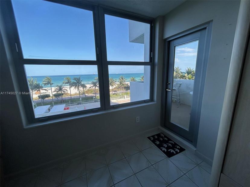 Picture of 2899 Collins Ave # 639, Miami Beach FL 33140