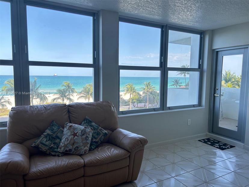 Picture of 2899 Collins Ave # 639, Miami Beach FL 33140