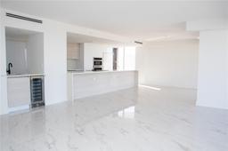 Picture of 19707 Turnberry Way # 25D, Aventura, FL 33180