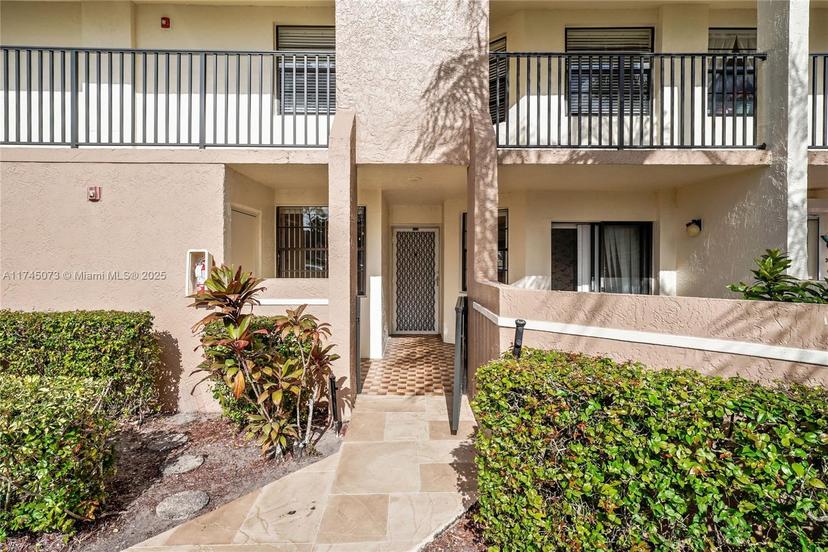 Picture of 7408 Fairfax Dr # 108, Tamarac FL 33321