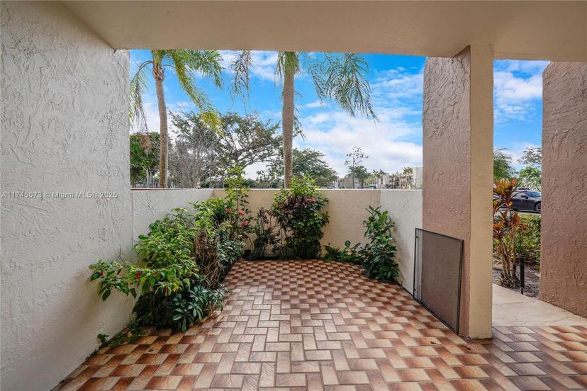 Picture of 7408 Fairfax Dr # 108, Tamarac FL 33321