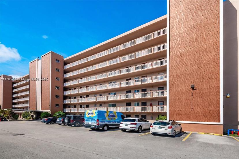 Picture of 301 NE 14Th Ave # 201, Hallandale Beach FL 33009