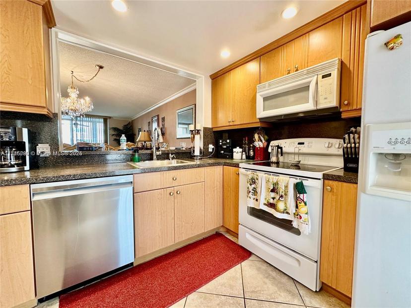 Picture of 301 NE 14Th Ave # 201, Hallandale Beach FL 33009