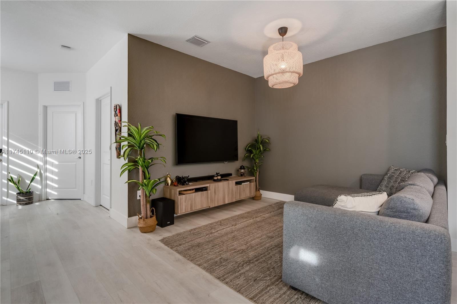 Picture of 370 NE 214Th St # 370, Miami, FL 33179