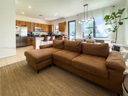Picture of 686 NE 191St Ter, Miami, FL 33179