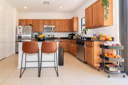 Picture of 686 NE 191St Ter, Miami, FL 33179