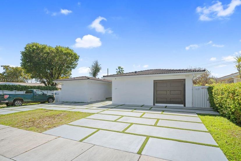 Picture of 240 S Royal Poinciana Blvd, Miami Springs FL 33166