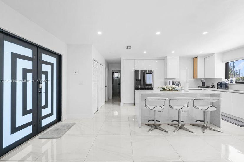 Picture of 240 S Royal Poinciana Blvd, Miami Springs FL 33166