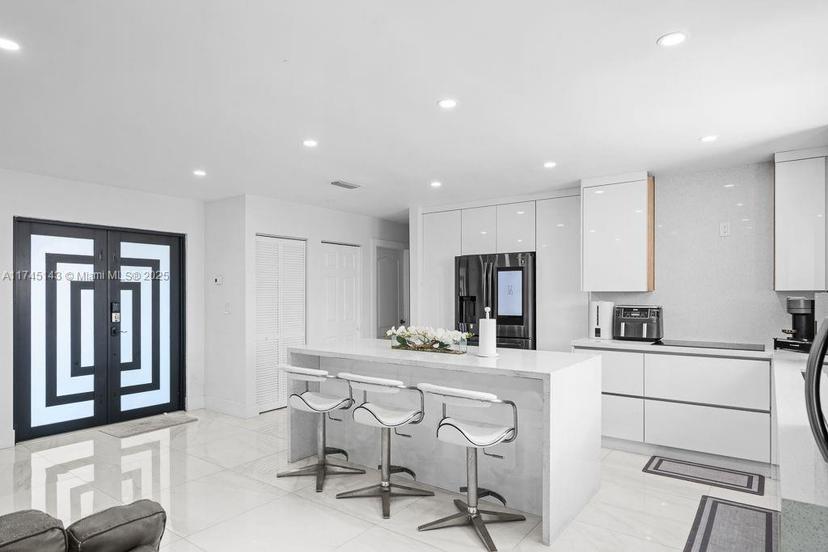 Picture of 240 S Royal Poinciana Blvd, Miami Springs FL 33166