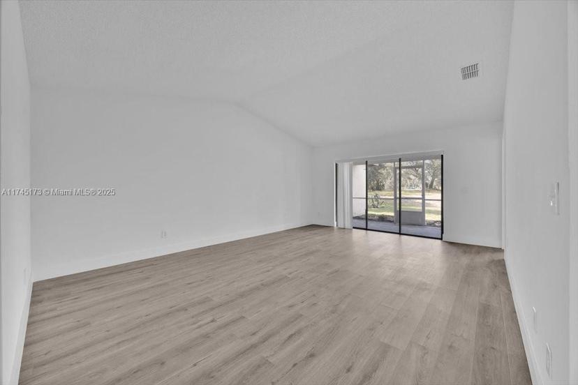 Picture of 30 Buck Cir, Other City - In The State Of Florida FL 33844