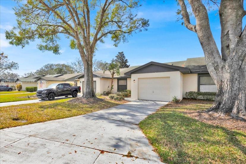 Picture of 30 Buck Cir, Other City - In The State Of Florida FL 33844