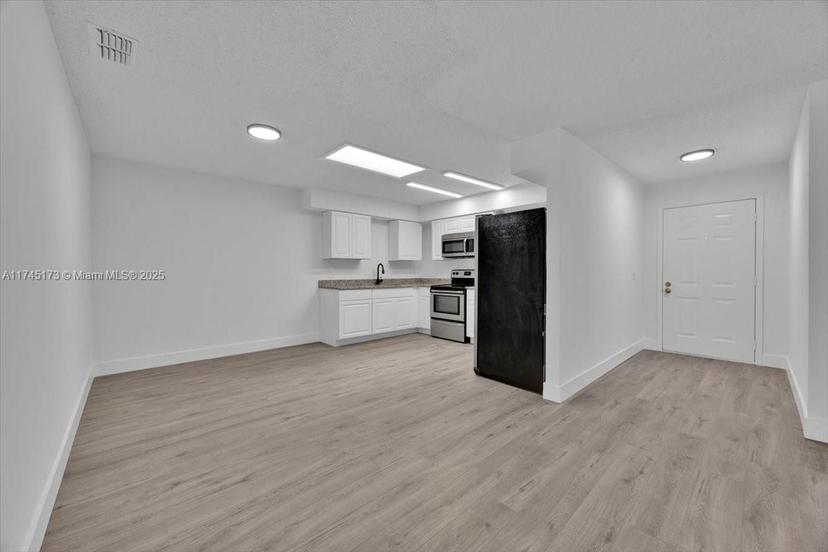 Picture of 30 Buck Cir, Other City - In The State Of Florida FL 33844