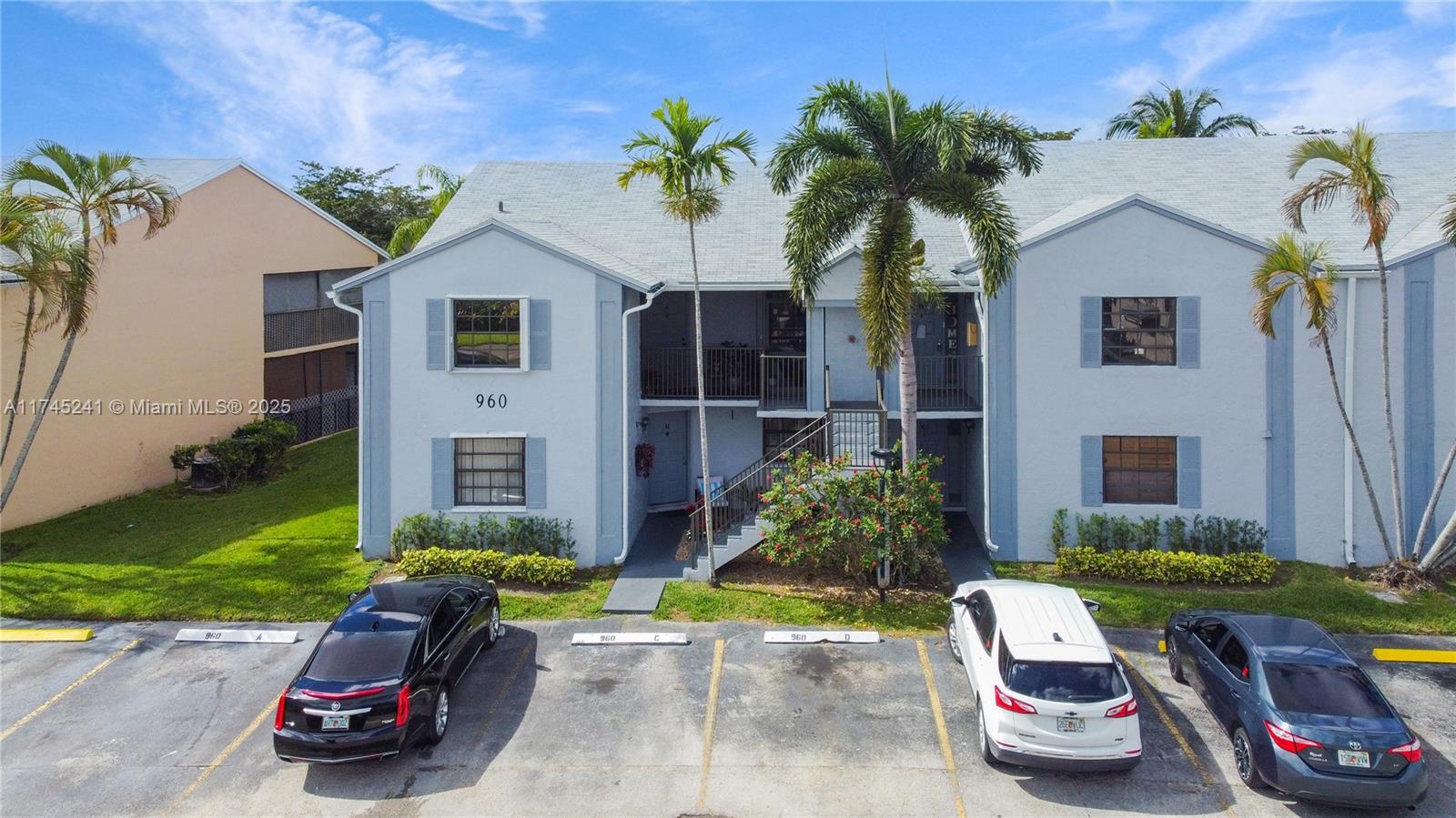Picture of 960 N Franklin Ave # 960D, Homestead, FL 33034