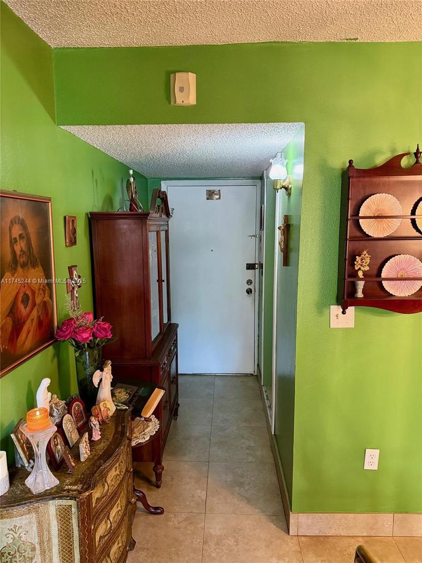 Picture of 10850 W Flagler St Unit 106, Sweetwater FL 33174