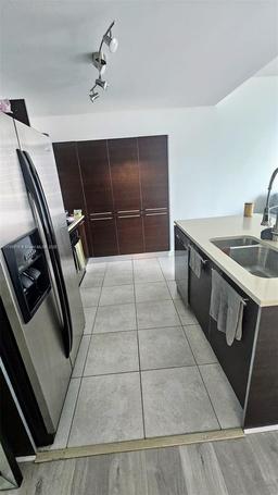 Picture of 1900 N Bayshore Dr # 4007, Miami, FL 33132