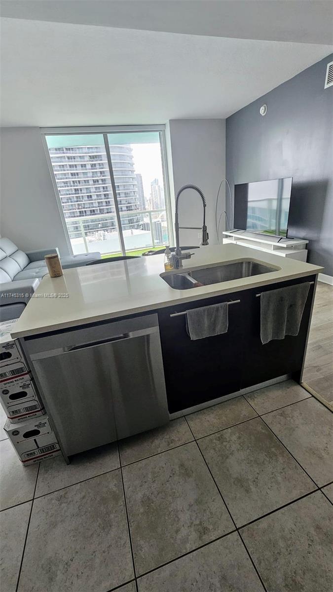 Picture of 1900 N Bayshore Dr # 4007, Miami FL 33132
