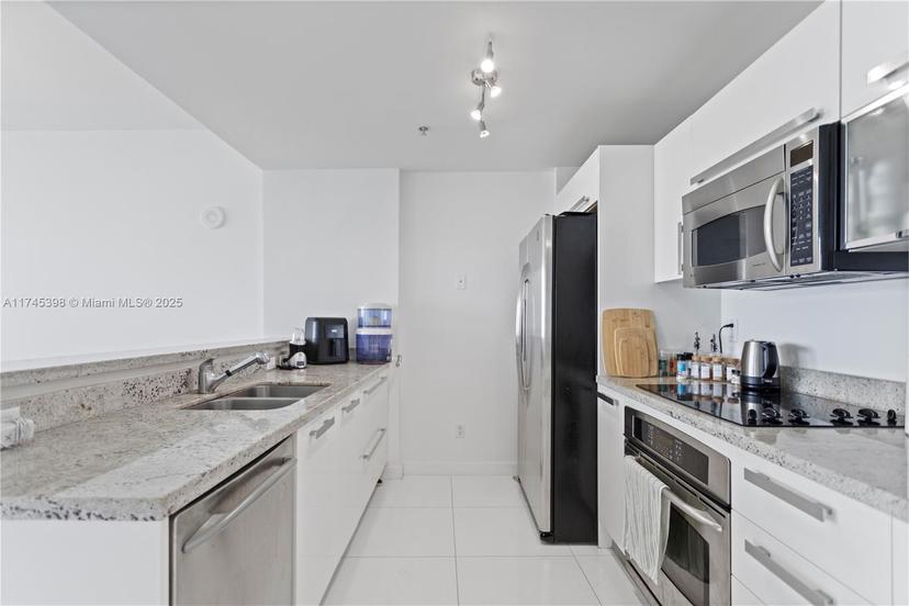 Picture of 601 NE 36Th St # 3011, Miami FL 33137