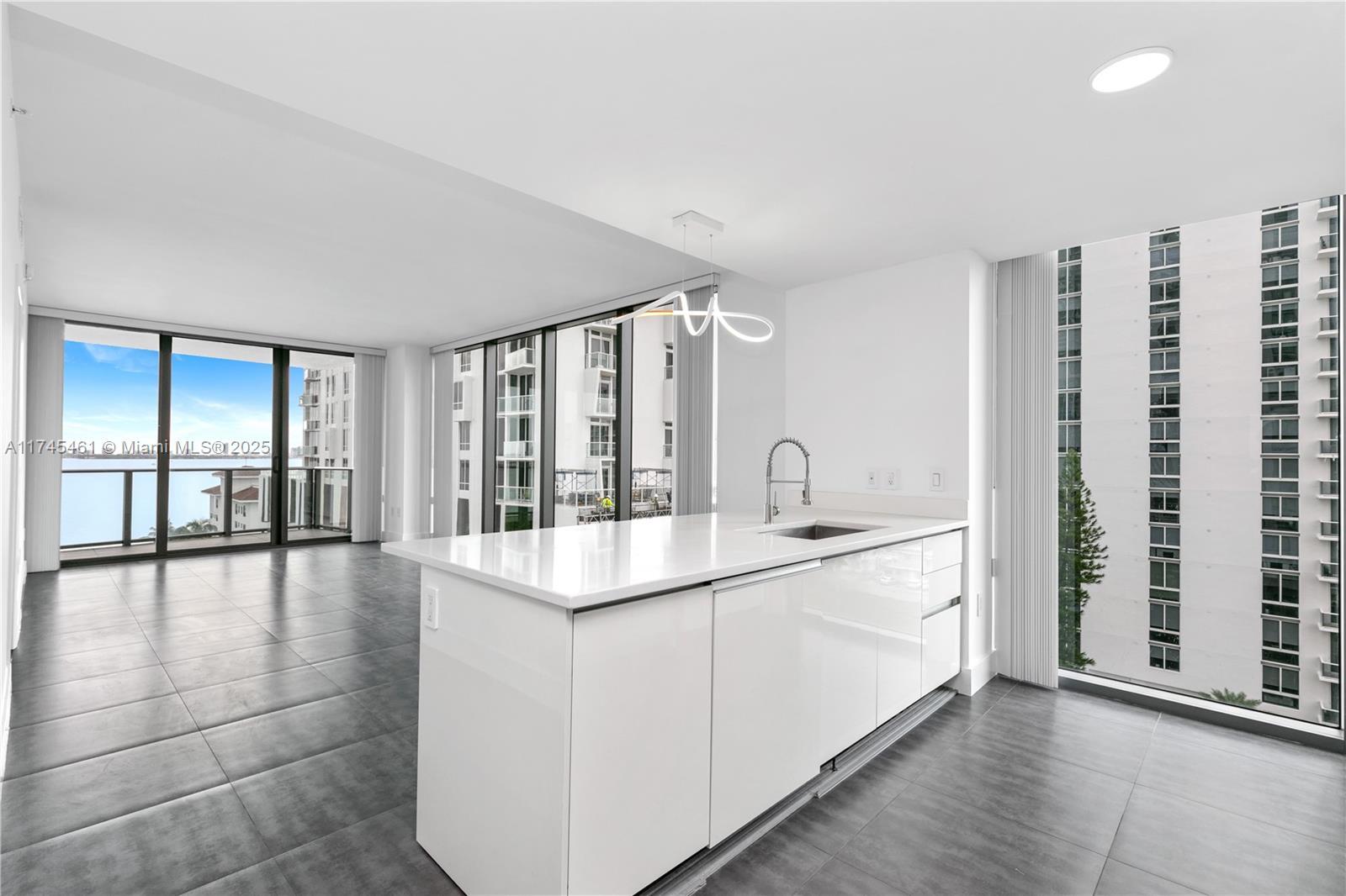 Picture of 460 NE 28Th St # 808, Miami, FL 33137