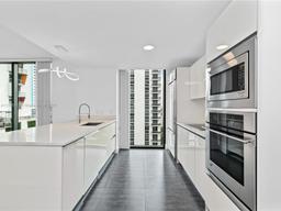 Picture of 460 NE 28Th St # 808, Miami, FL 33137