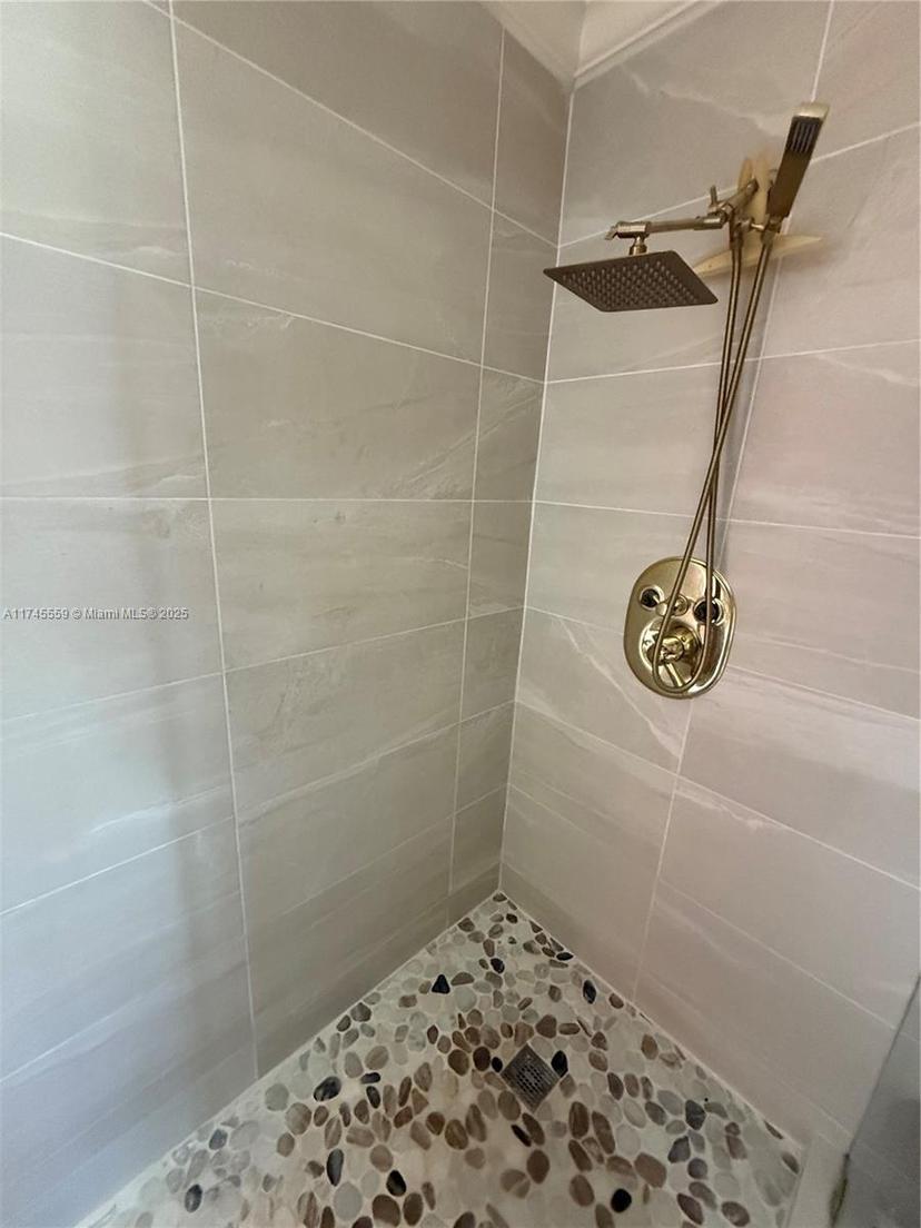 Picture of 7590 W 14Th Ave, Hialeah FL 33014