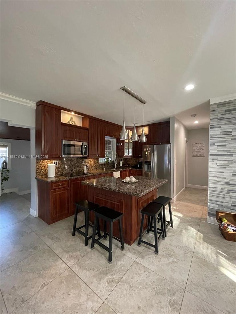 Picture of 1787 NE 174Th St, North Miami Beach FL 33162
