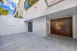 Picture of 10655 NE Quaybridge Ct # C3, Miami, FL 33138