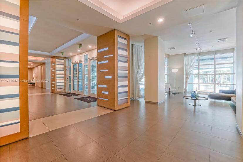 Picture of 1900 N Bayshore Dr # 5006, Miami FL 33132