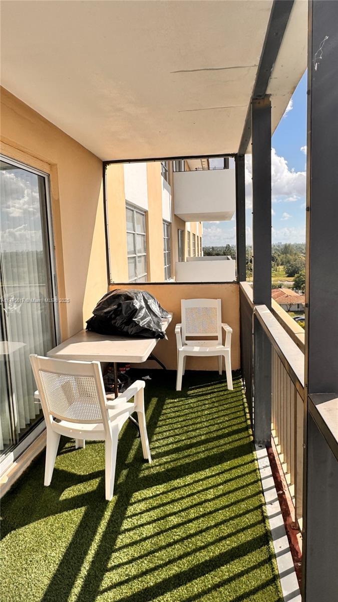 Picture of 4174 Inverrary Dr # 906, Lauderhill FL 33319