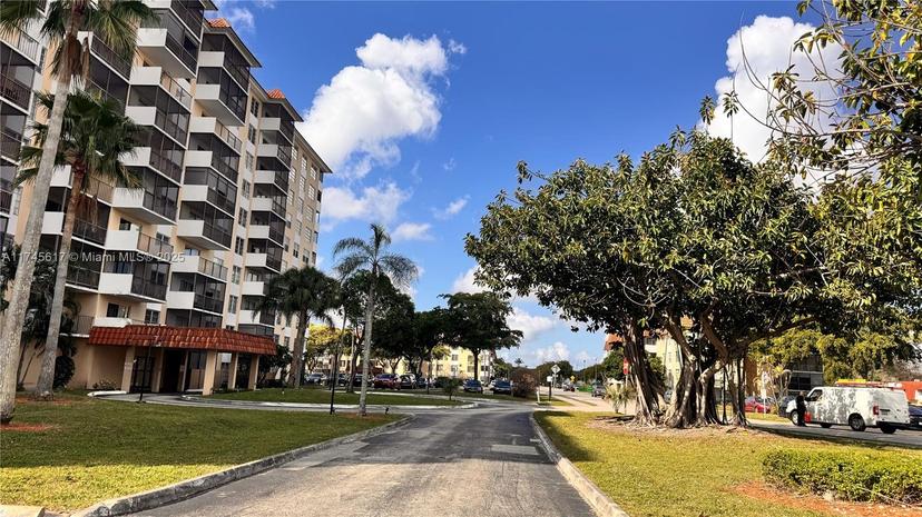 Picture of 4174 Inverrary Dr # 906, Lauderhill FL 33319
