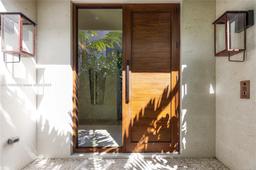 Picture of 5831 Alton Rd, Miami Beach, FL 33140