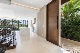 Picture of 5831 Alton Rd, Miami Beach, FL 33140