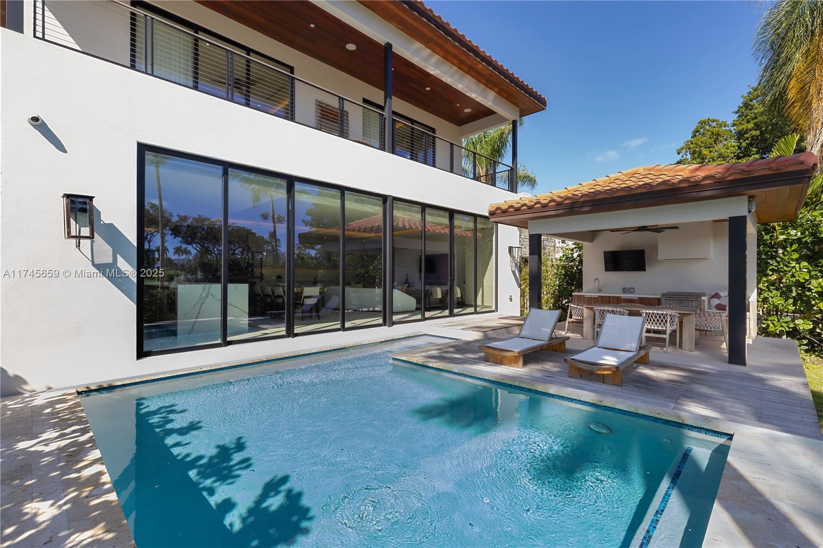 Picture of 5831 Alton Rd, Miami Beach, FL 33140