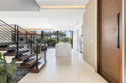 Picture of 5831 Alton Rd, Miami Beach, FL 33140