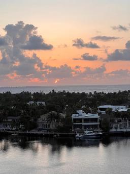 Picture of 19667 Turnberry Way # 10J, Aventura, FL 33180