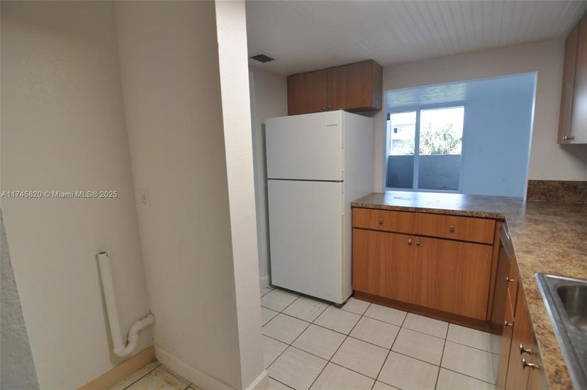 Picture of 10090 NW 80Th Ct # 1447, Hialeah Gardens FL 33016
