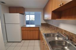 Picture of 10090 NW 80Th Ct # 1447, Hialeah Gardens, FL 33016