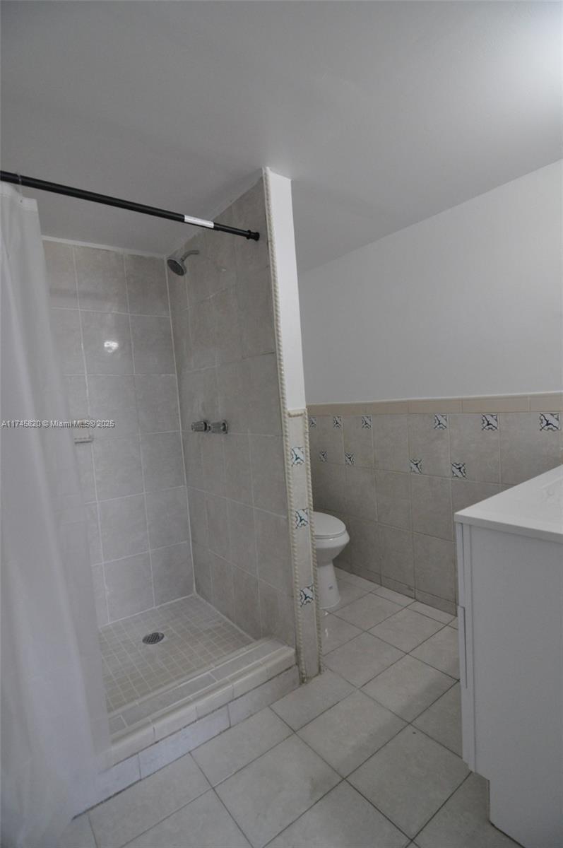 Picture of 10090 NW 80Th Ct # 1447, Hialeah Gardens FL 33016