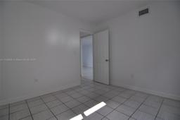 Picture of 10090 NW 80Th Ct # 1447, Hialeah Gardens, FL 33016